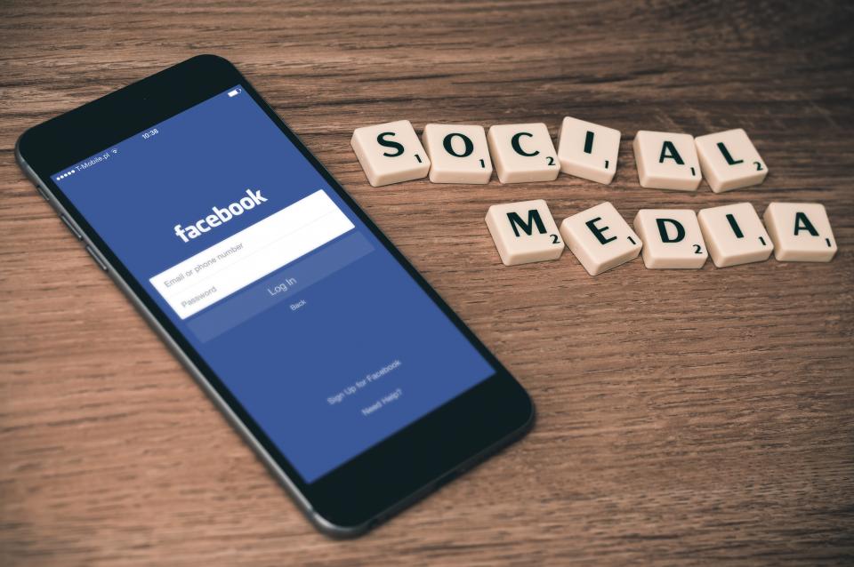 3 Ways to Use Social Media For a Job Search